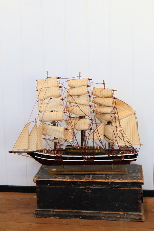 Large model ship