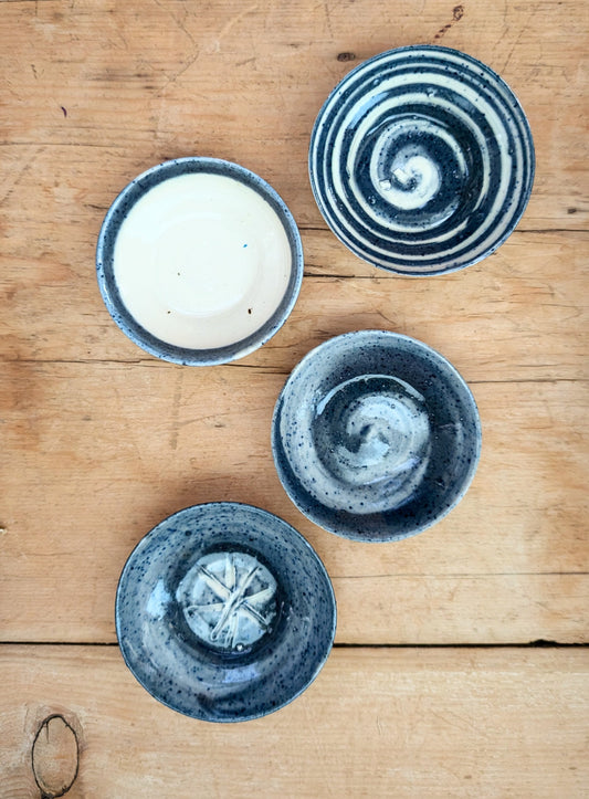 Ceramic dipping sauce bowls